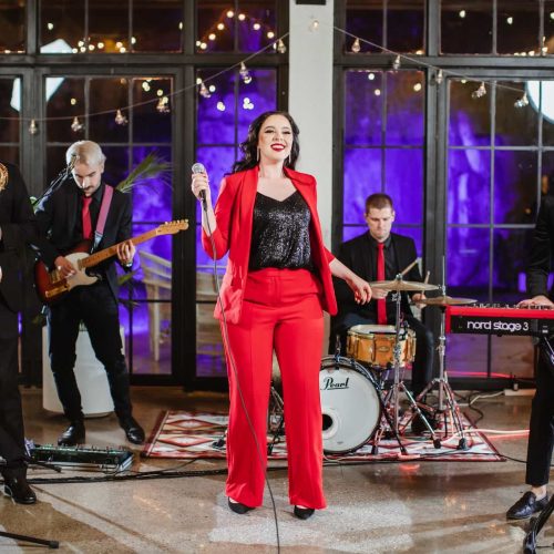 redtieband-and-singers2.jpg